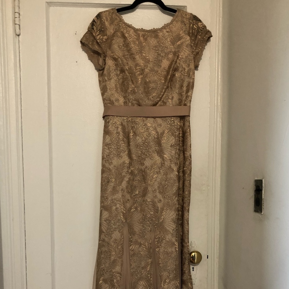 Adrianna Papell Gold gown